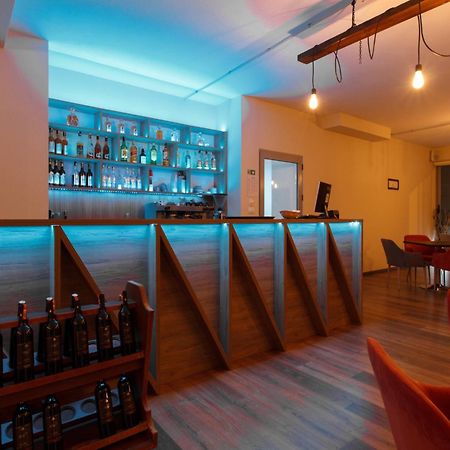Grand Blue Aparthotel Sarandë エクステリア 写真