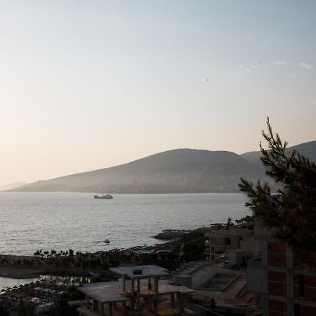 Grand Blue Aparthotel Sarandë エクステリア 写真
