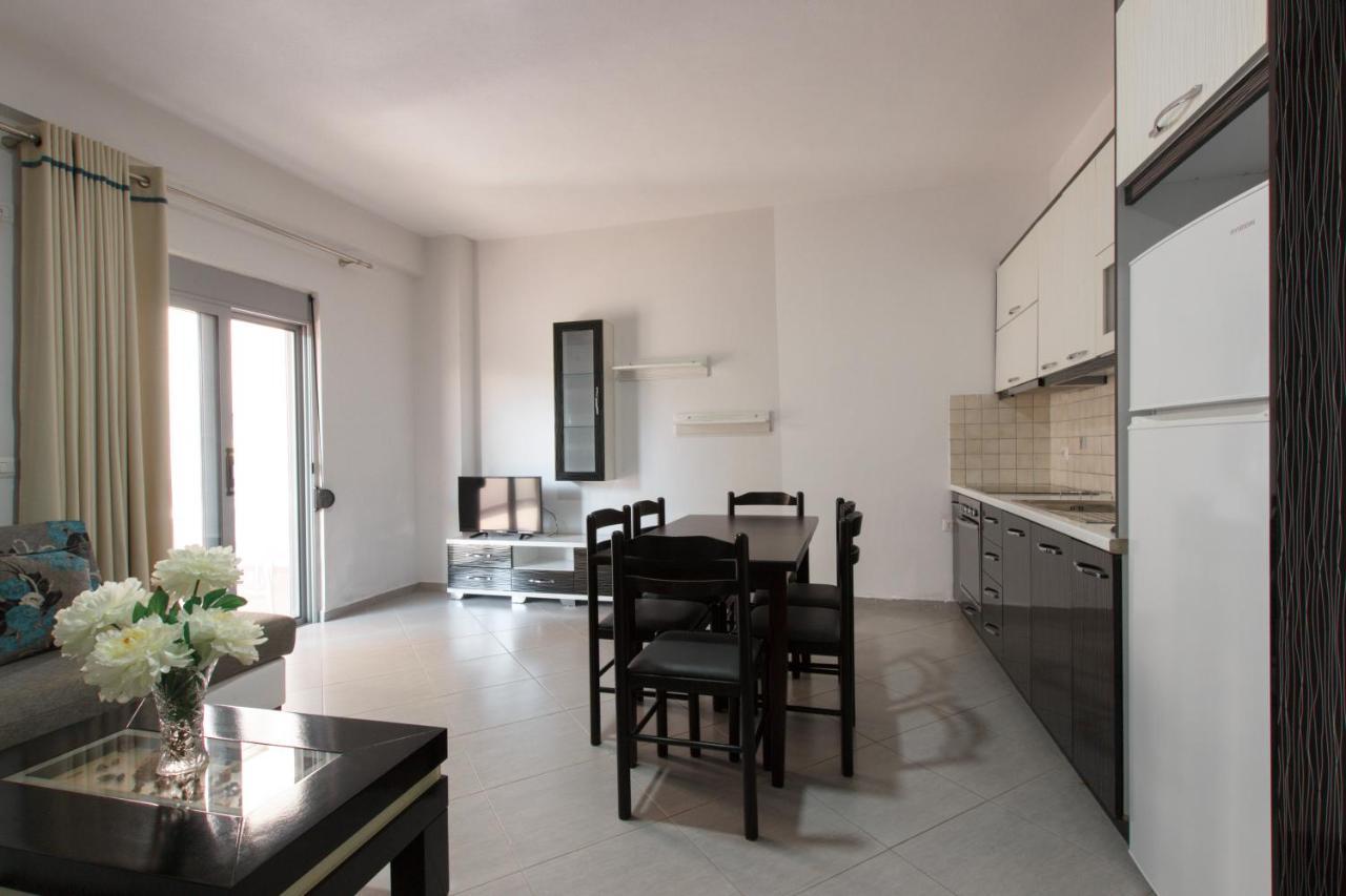 Grand Blue Aparthotel Sarandë エクステリア 写真